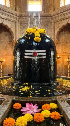 Sacred Shiva Lingam Abhishek Temple Wallpaper 4K Wallpaper for iPhone & Android